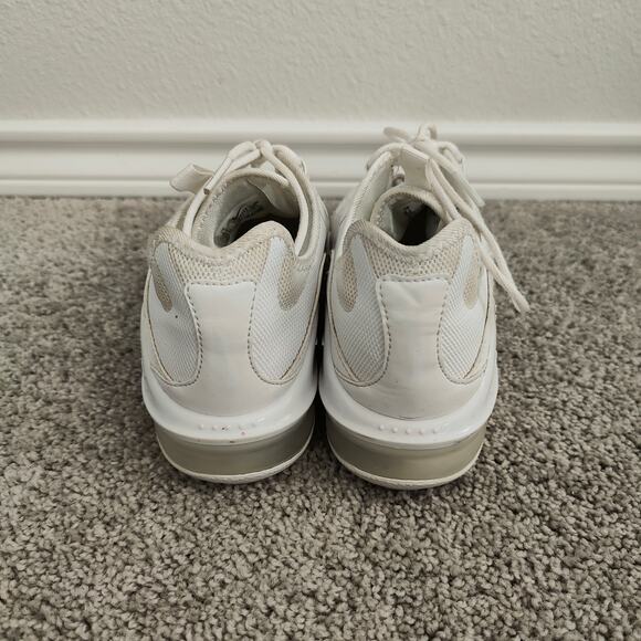 Nike Air Max Infinity Triple White Womens  Size 8.5 Running Shoes Sneakers - Picture 3 of 7